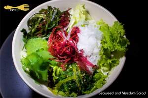 seaweed and mesculn salad